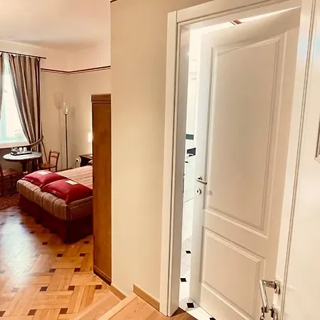 Residenza Le 6 A Pensión