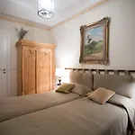 Residenza Le 6 A Pensionat Trieste