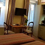 Residenza Le 6 A Pensionat
