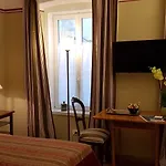 Residenza Le 6 A Pensionat Trieste