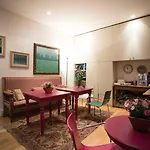 Residenza Le 6 A Pensionat