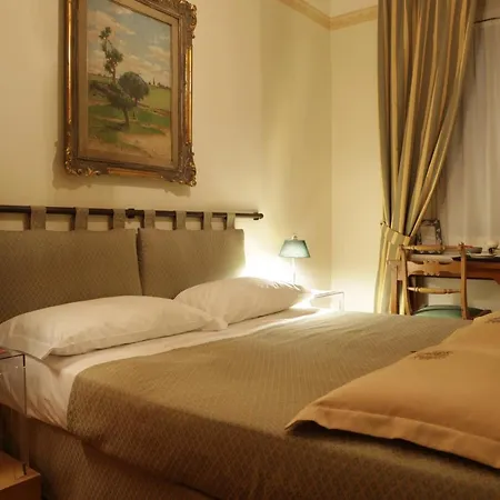 Residenza Le 6 A Πανσιόν 4*