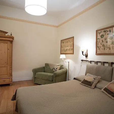 Residenza Le 6 A Πανσιόν 4*