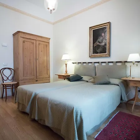 Residenza Le 6 A בית הארחה