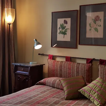 Residenza Le 6 A Πανσιόν 4*