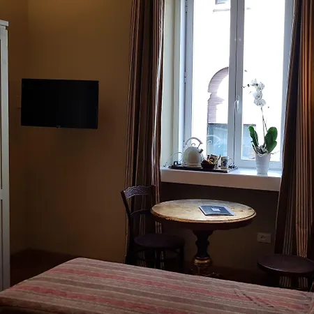 Residenza Le 6 A Πανσιόν 4*
