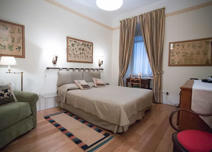Residenza Le 6 A Affittacamere 4*