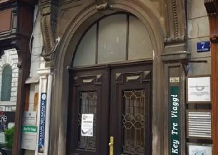 Residenza Le 6 A בית הארחה