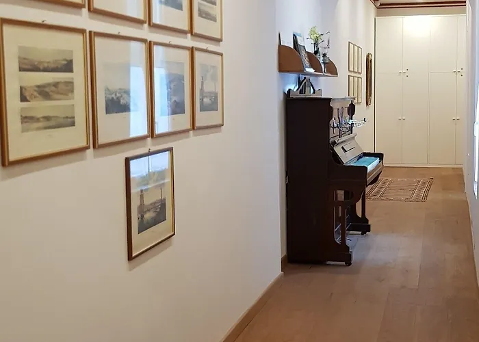 Residenza Le 6 A בית הארחה